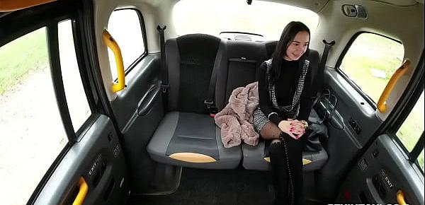  Girl fucks in a taxi without restraint